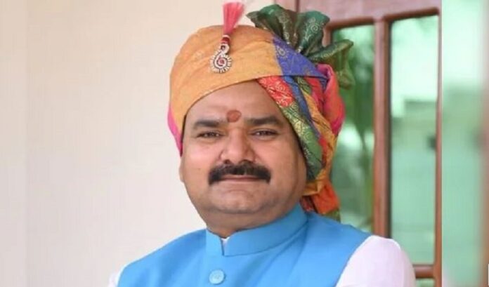 up minister