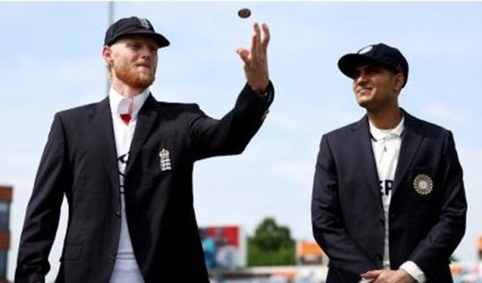 15th consecutive toss, extends world record